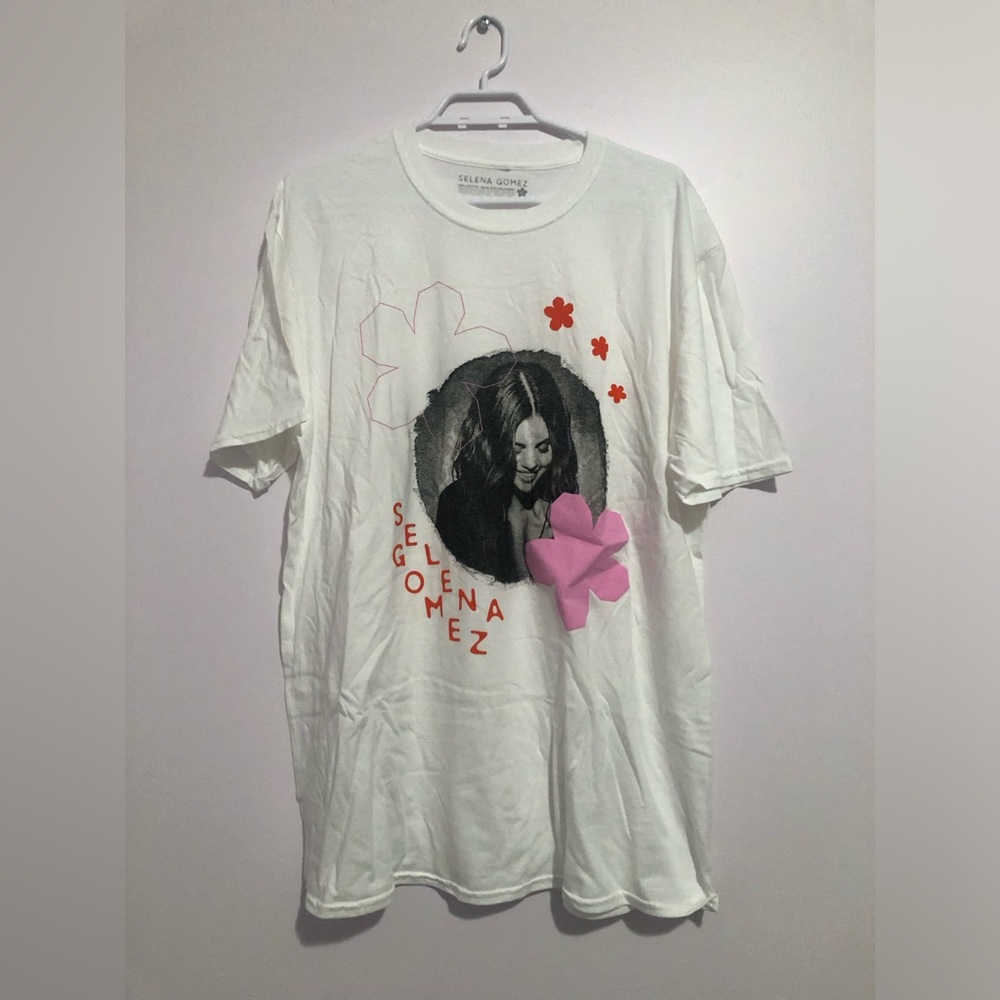 Selena Gomez paper flower white tshirt women’s size XL
